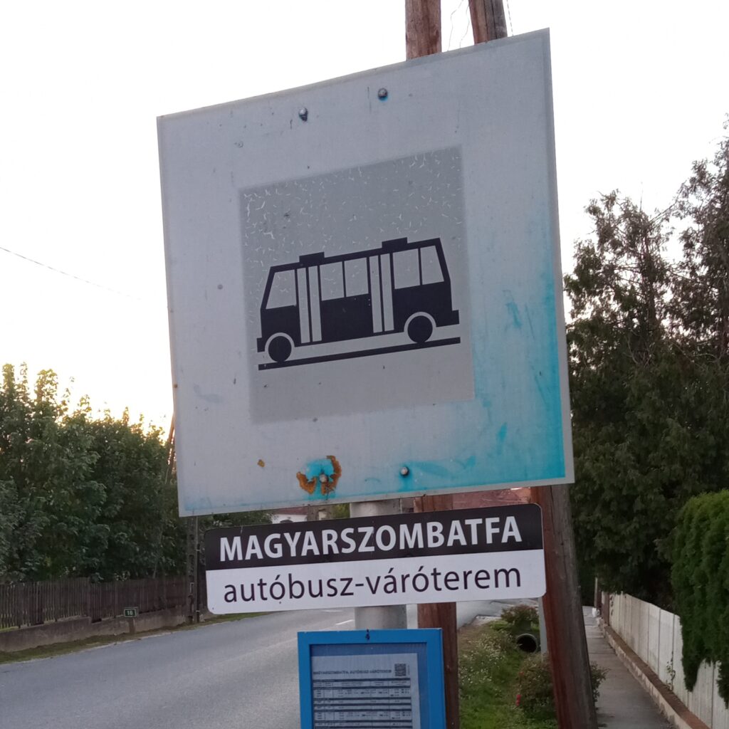 Magyarszombatfa autóbusz-váróterem